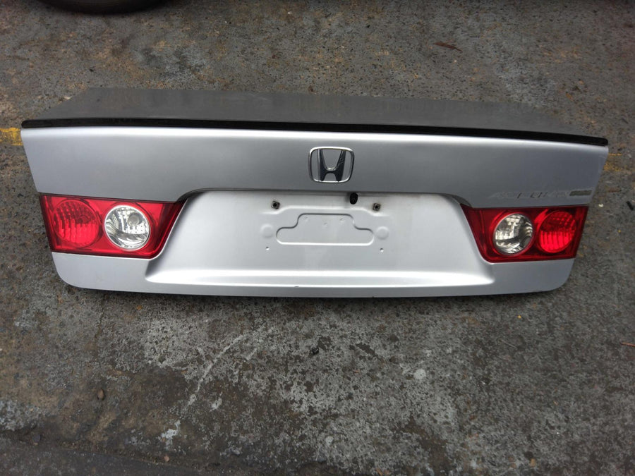 Honda Accord Euro 7th Gen CL Bootlid Non Spoiler Type Silver 2003–2008 – Used Genuine